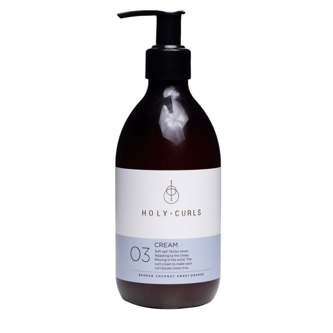 Cr_c3_a8me sainte boucles 300ml_cosmetiques_senegal_1438_9950c7f5 e0e8 4ae1 a1ce 8188b4ddccc7. DIAYTAR COTE D'IVOIRE - Votre Pass vers la Découverte. Explorez notre boutique en ligne et plongez dans un voyage à travers des produits authentiques et contemporains, tous réunis sous un même toit.