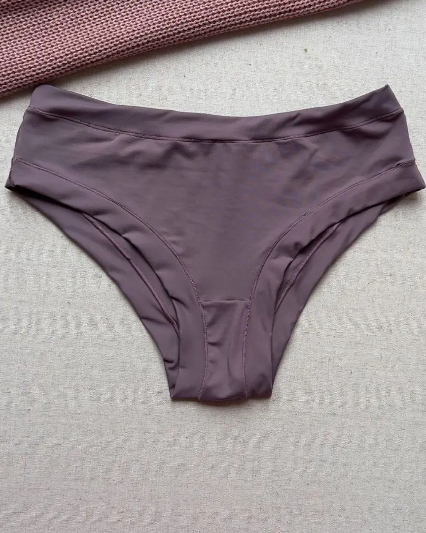 Culotte string haute avec élastique
