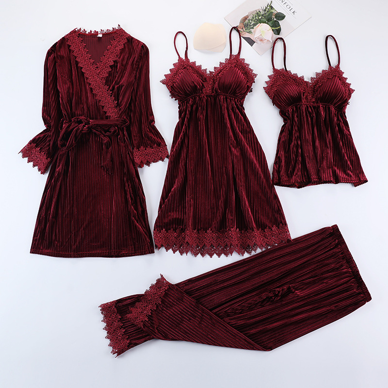 Pyjama sexy quatre pièces en velours doré