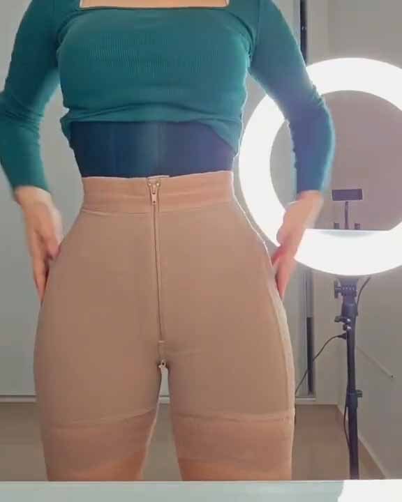 Short à crochets internes avec fermeture éclair et levage des fesses