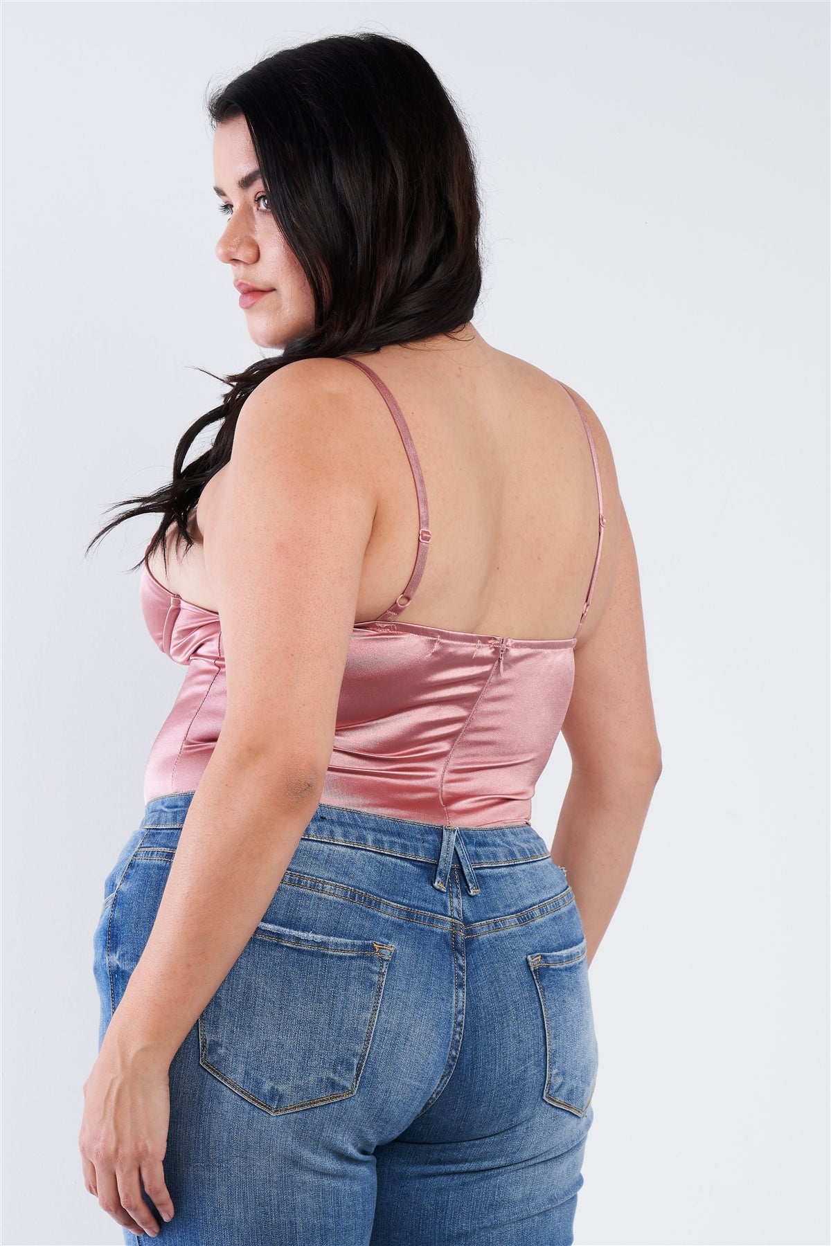Body à chaîne en soie de grande taille, bretelles fines, string haut, découpe centrale