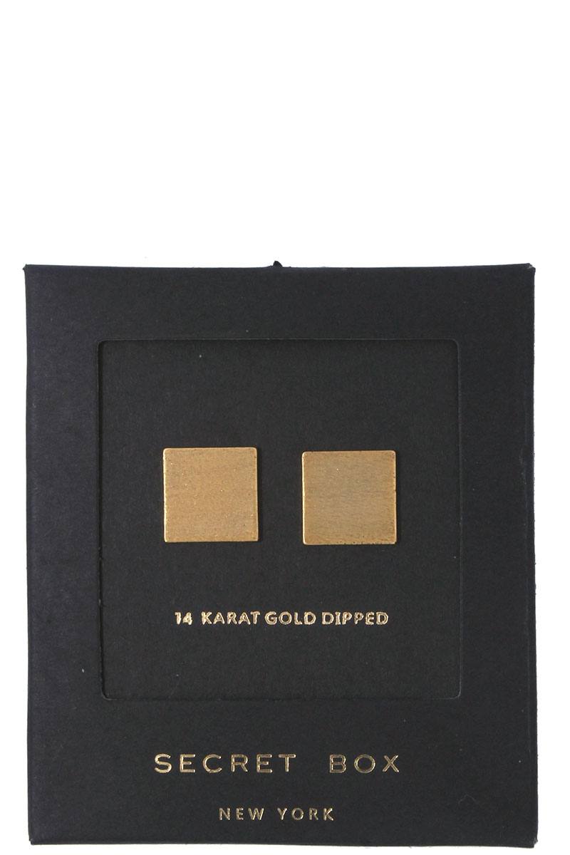 Boucle d'oreille à tige de forme carrée