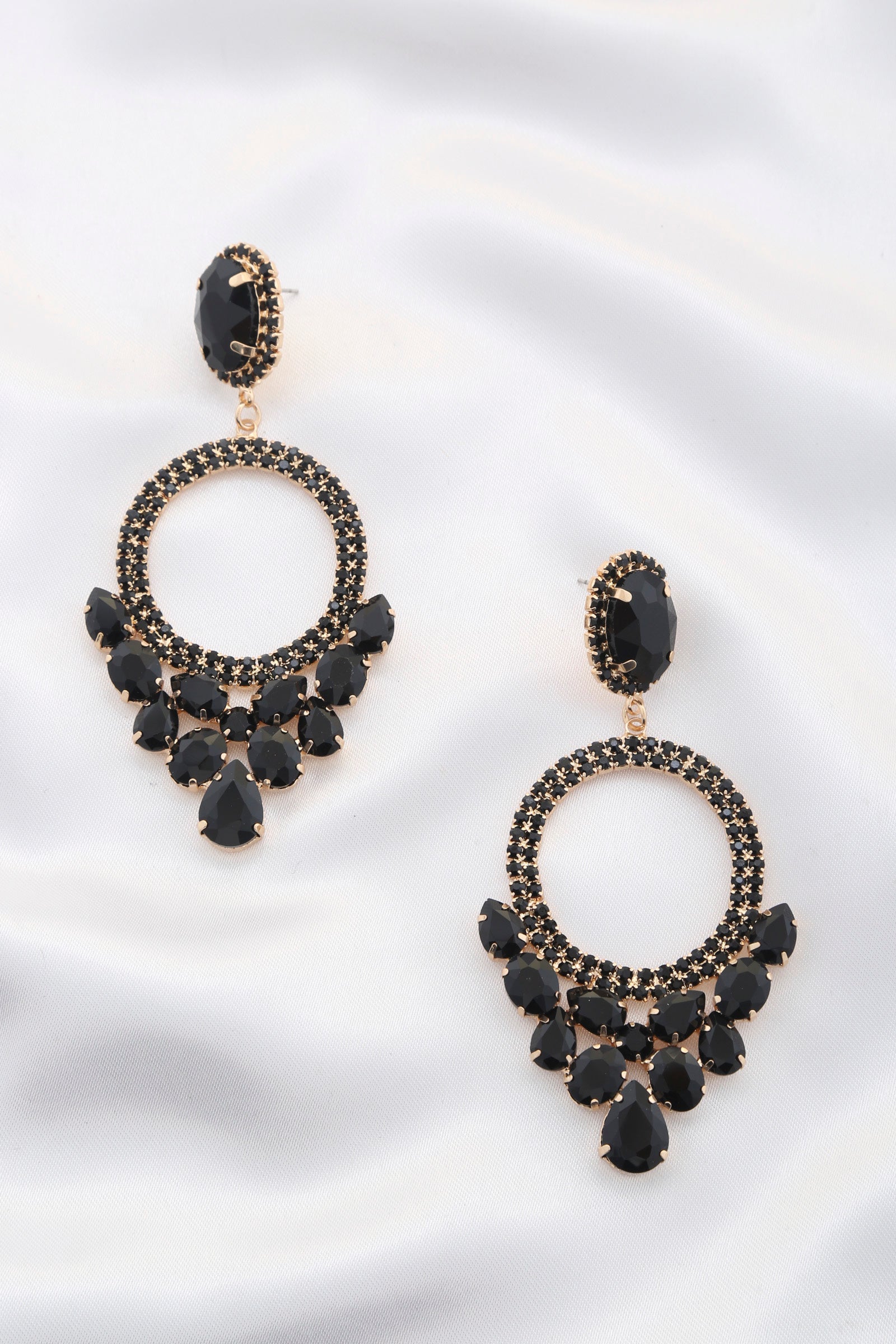 Boucle d'oreille ovale en strass