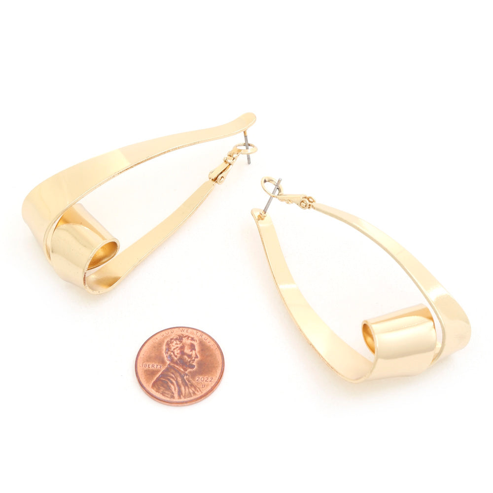 Boucle d'oreille pendante en métal à boucle triangulaire