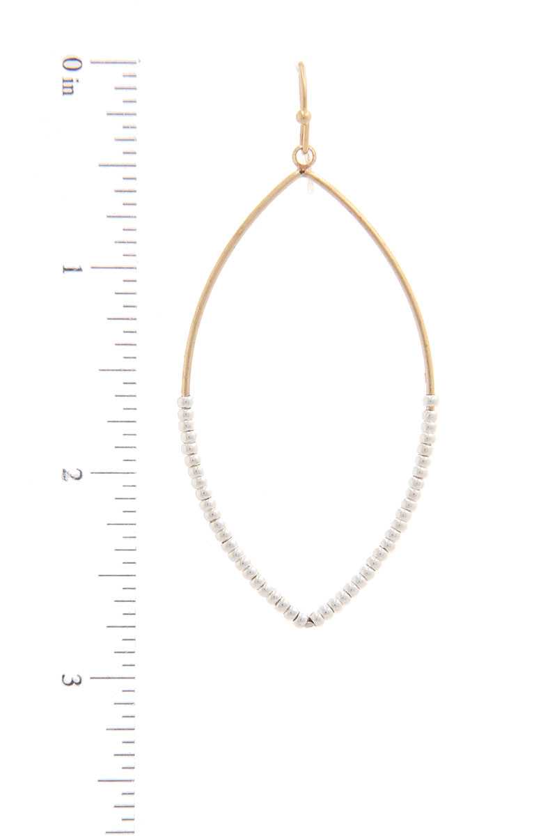 Boucle d'oreille pendante ovale pointue et perlée