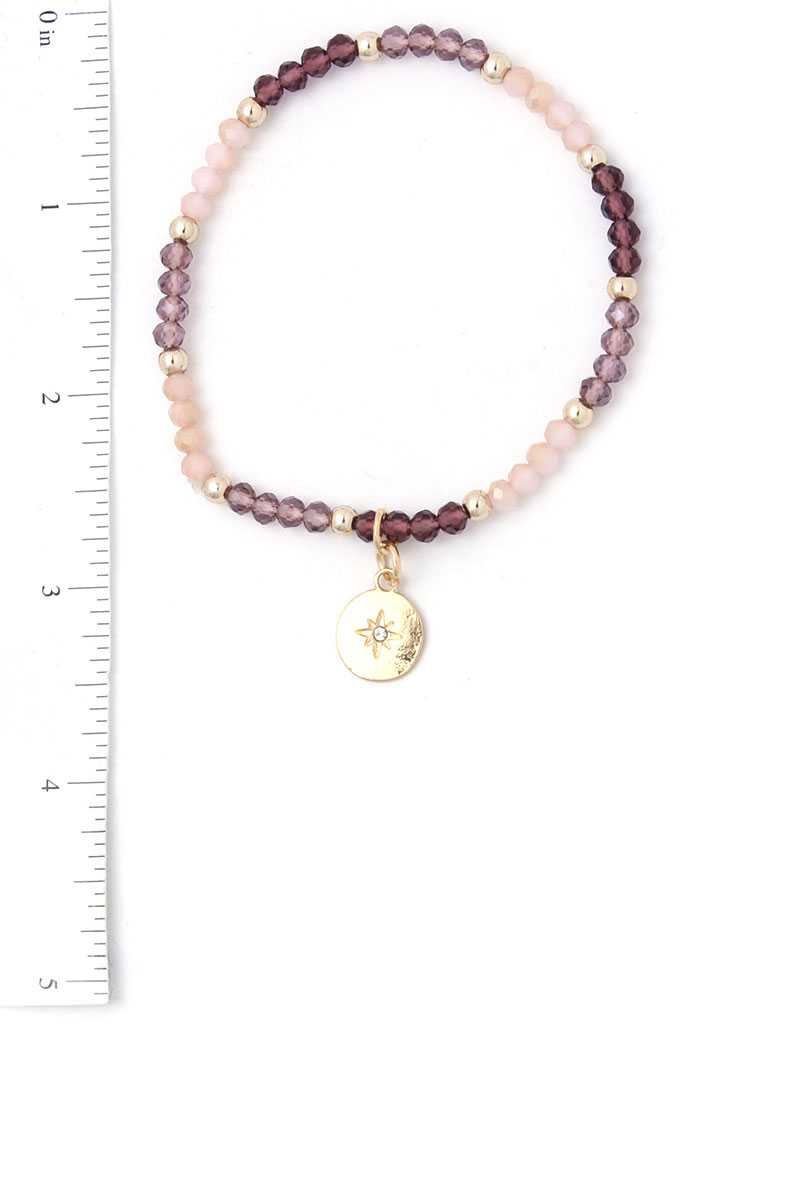 Bracelet empilable à pompon avec breloque lune