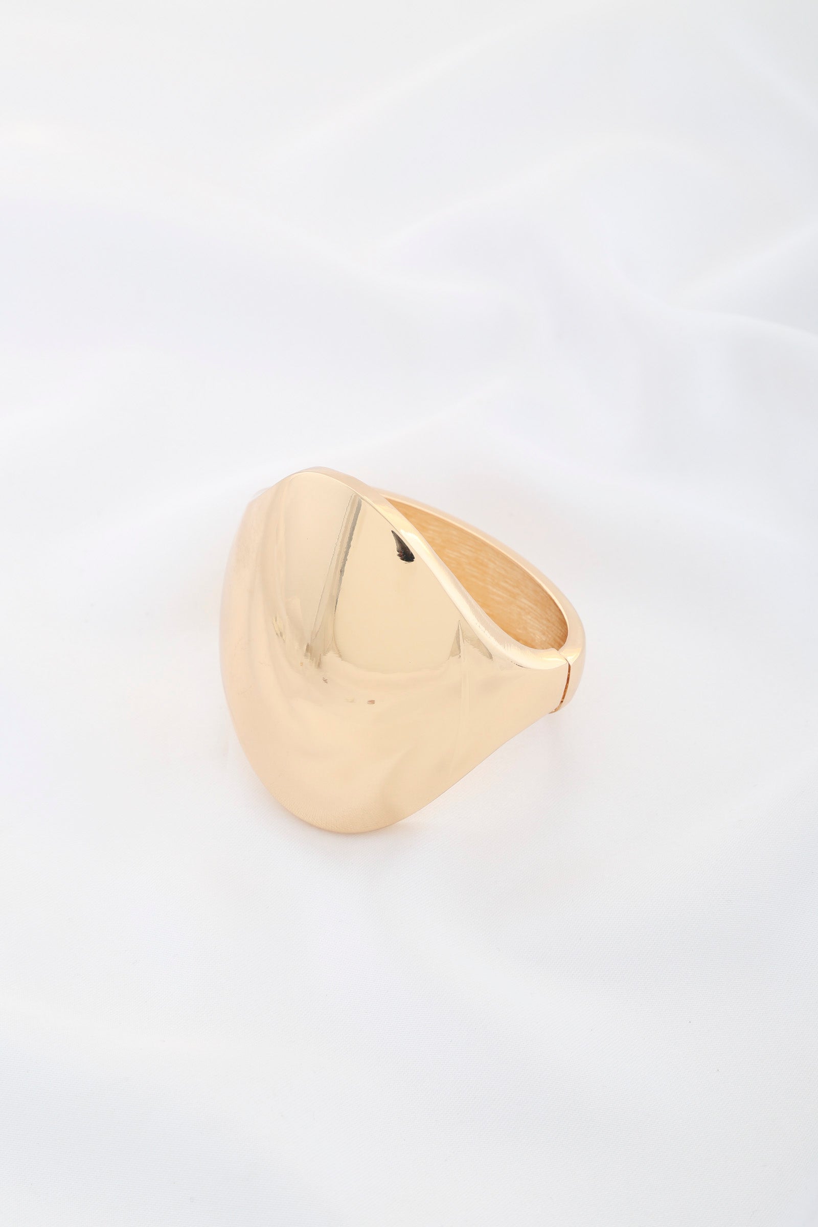 Bracelet en métal en forme de dôme