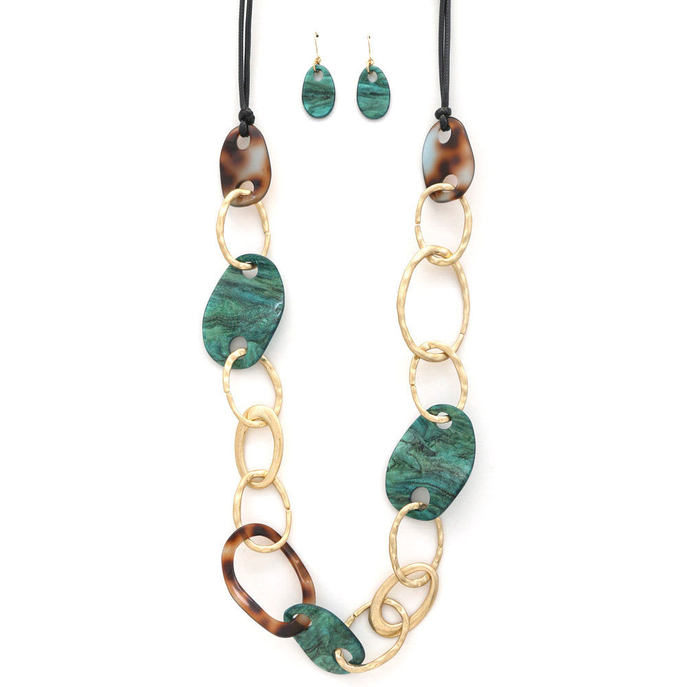 Collier à maillons ovales en métal martelé