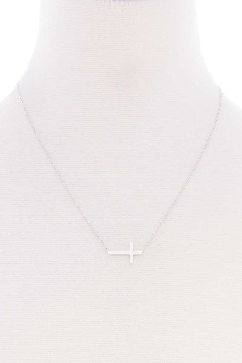 Collier à message en métal délicat avec croix Blb