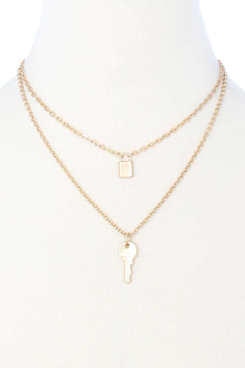 Collier à pendentif clé et serrure en métal à 2 couches