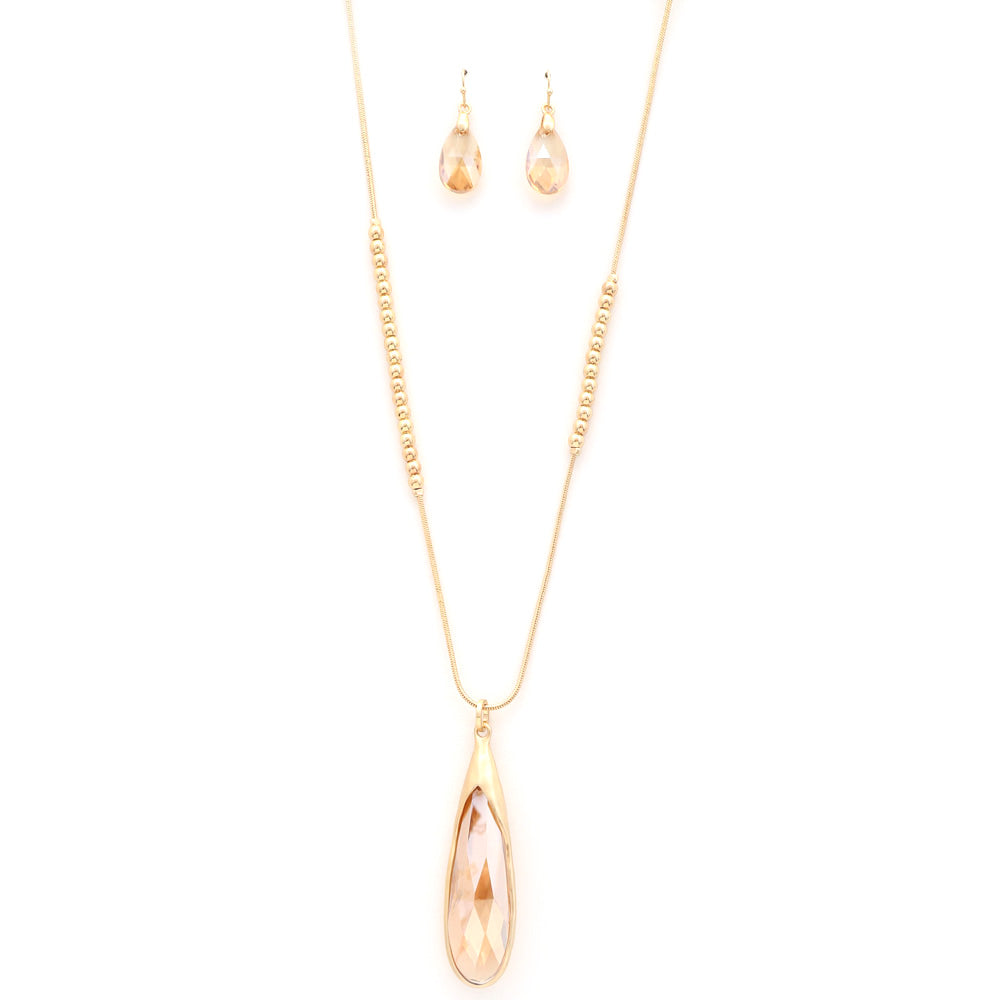 Collier de perles à pendentif long en forme de larme