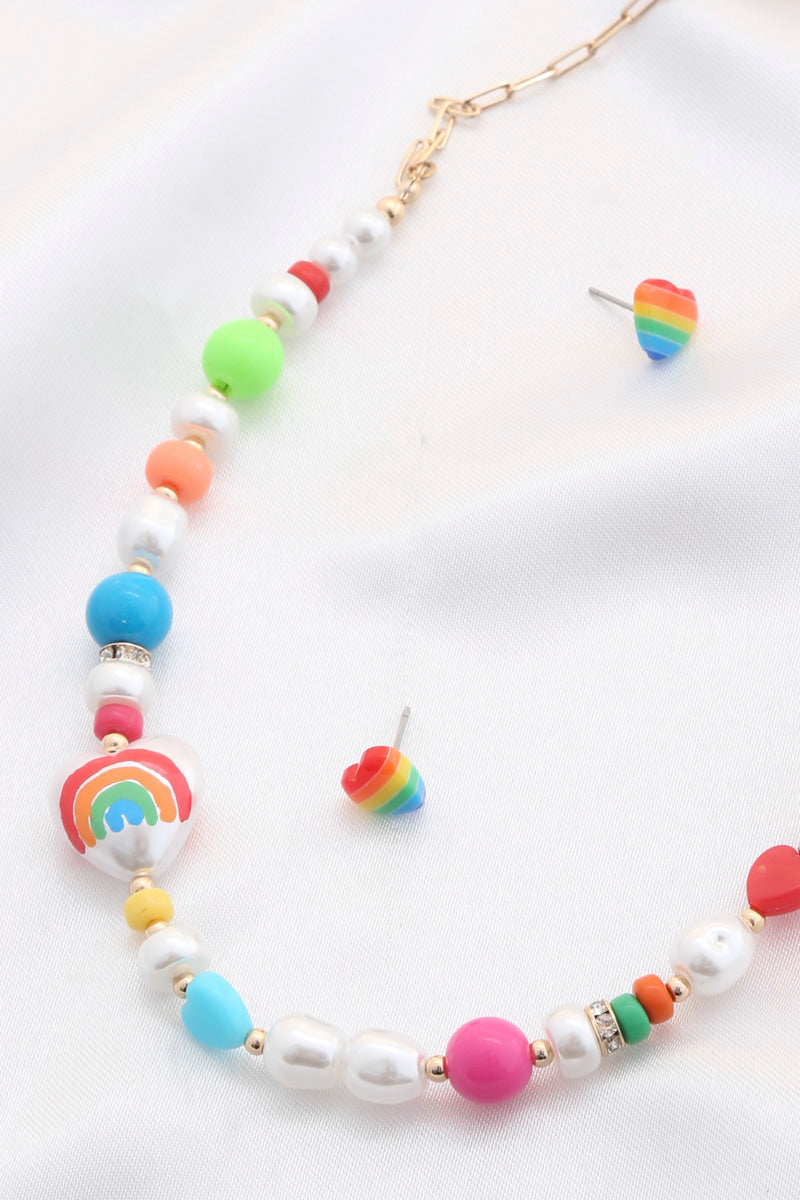 Collier de perles arc-en-ciel