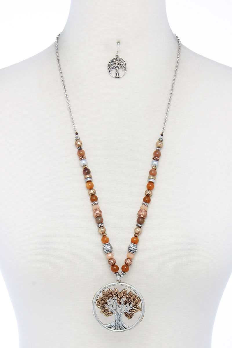 Collier de perles avec pendentif en chêne