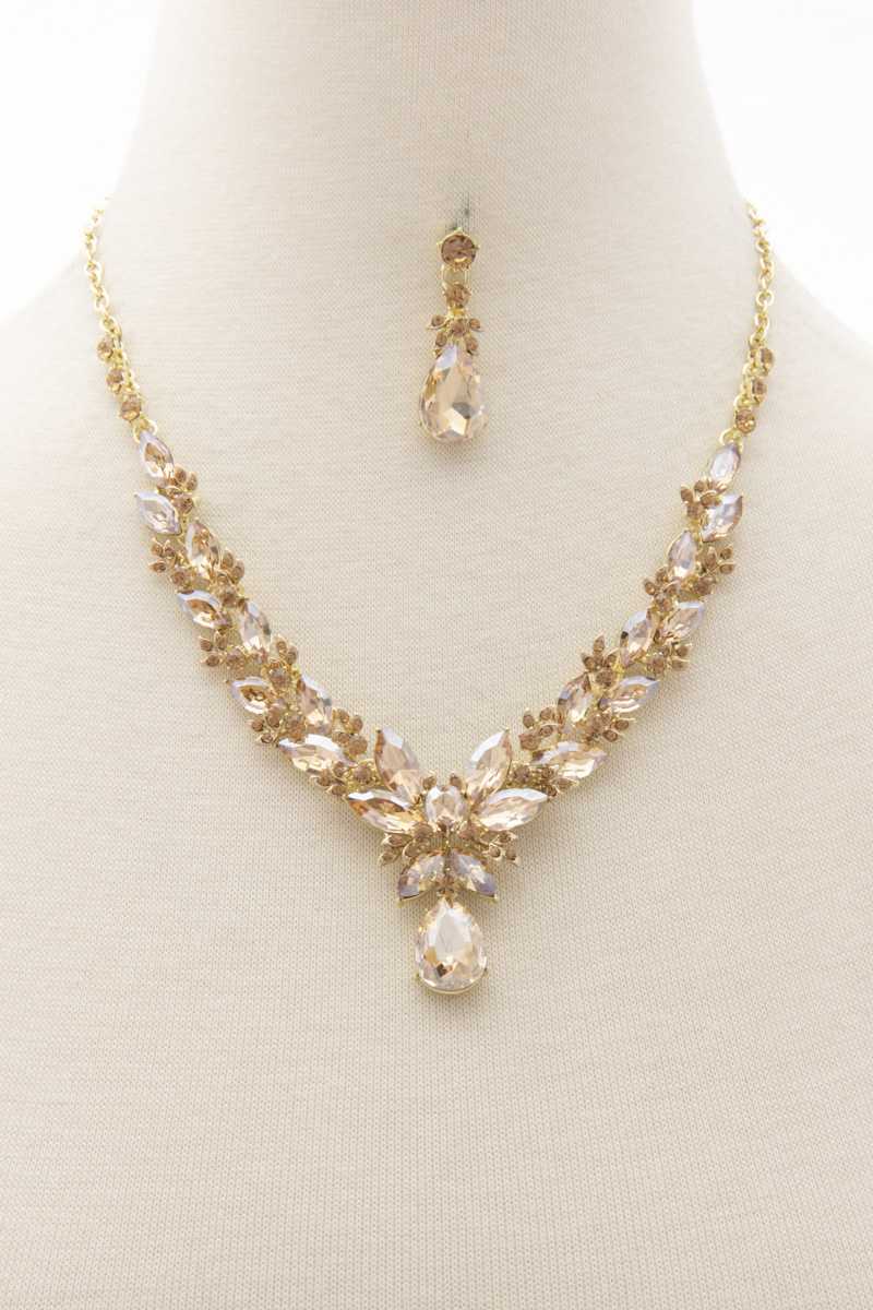 Collier de strass de fleurs