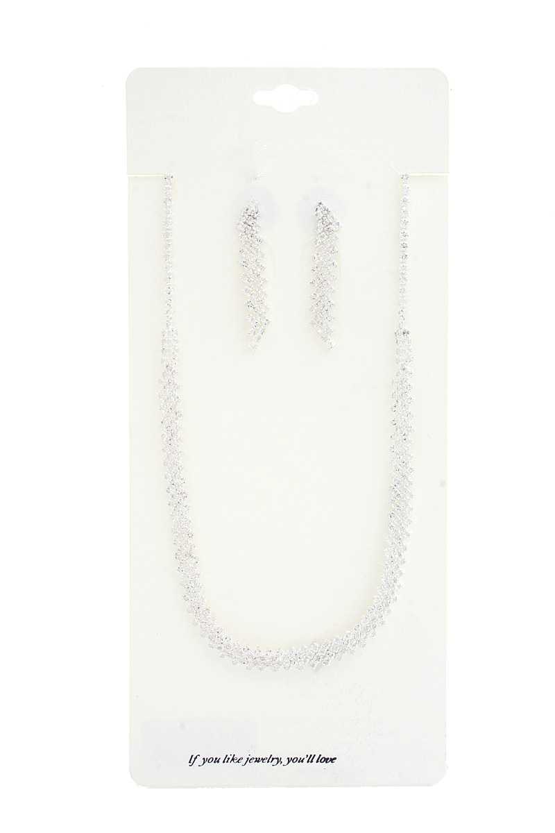 Collier élégant à boucle en strass
