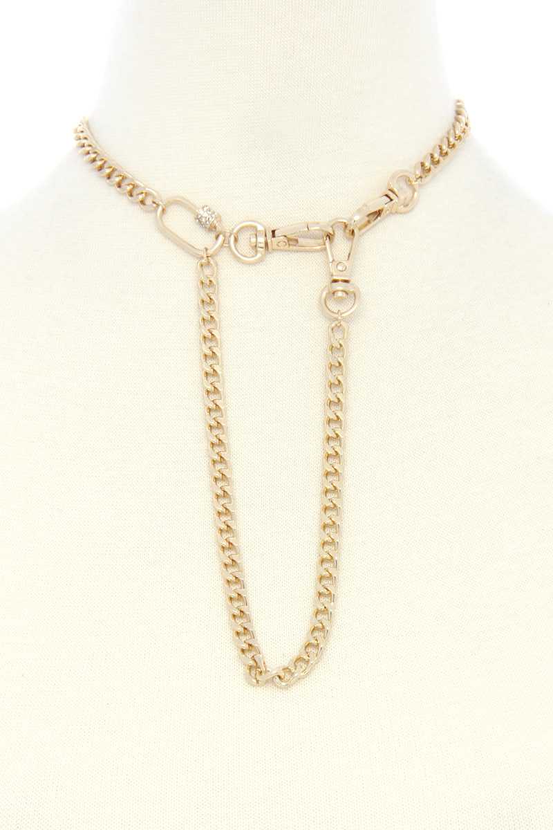 Collier en métal à maillons à breloque ovale
