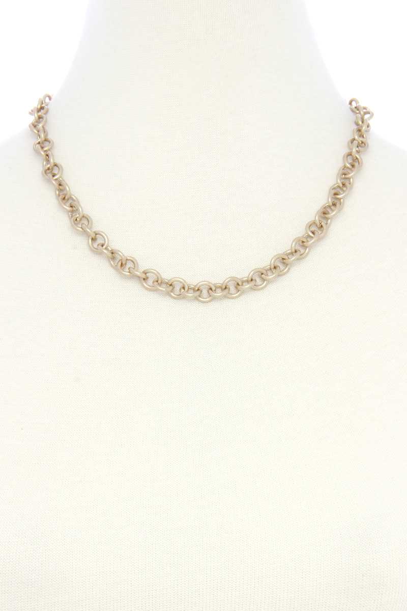 Collier en métal à maillons circulaires