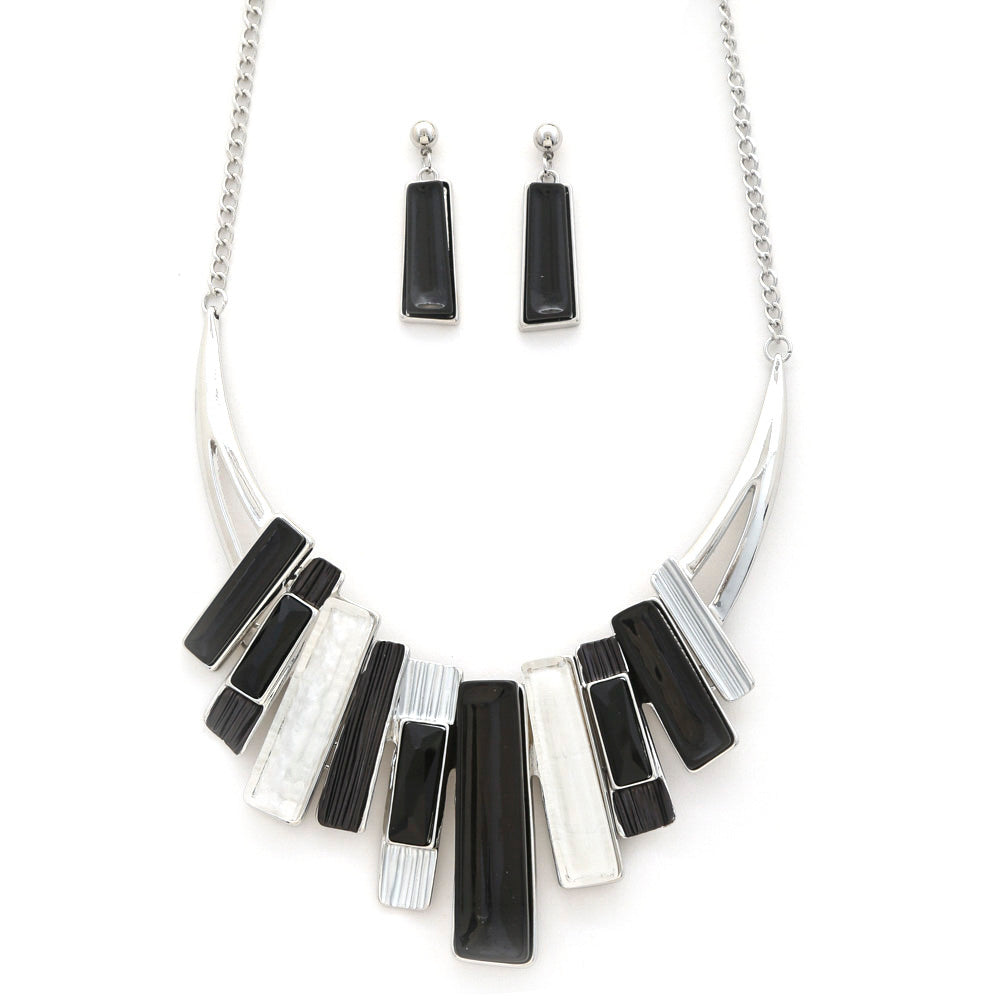 Collier en métal avec barre de couleur