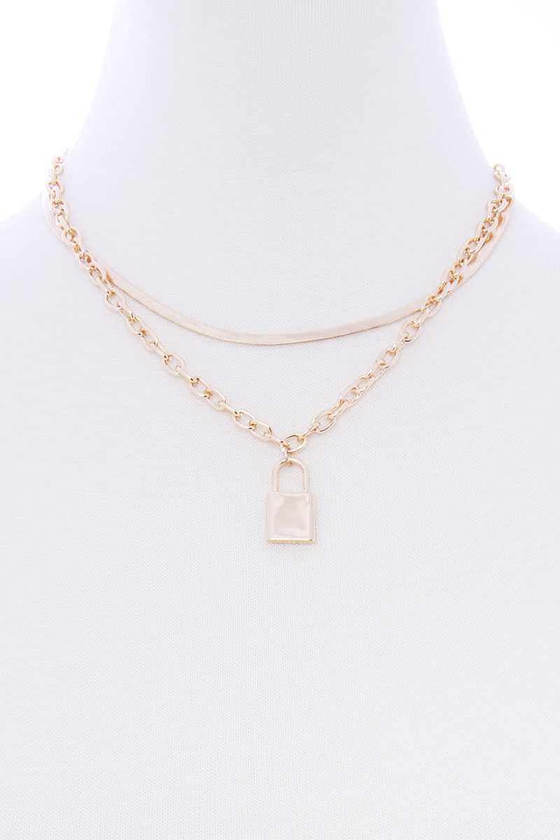 Collier en métal avec pendentif à 2 couches