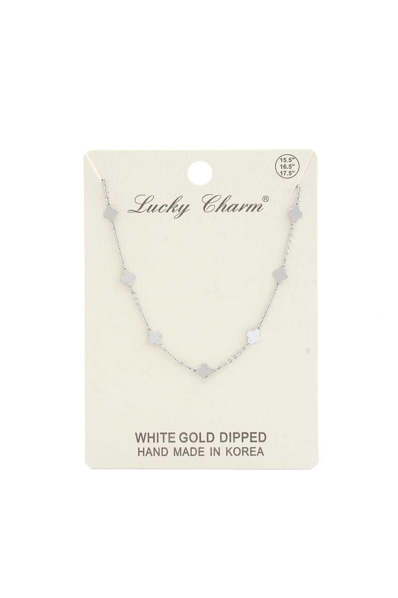 Collier en métal de forme marocaine