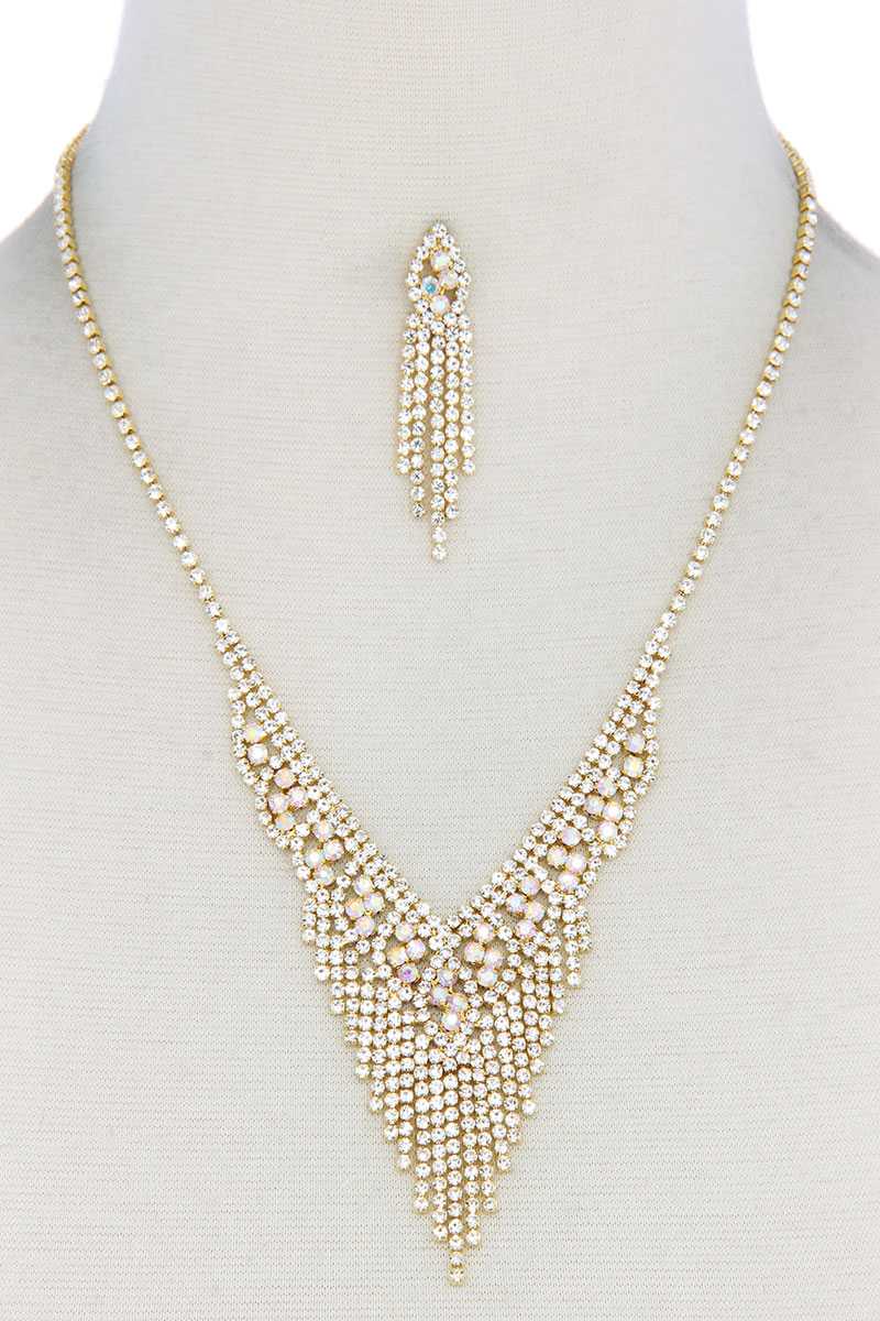 Collier en strass en forme de V