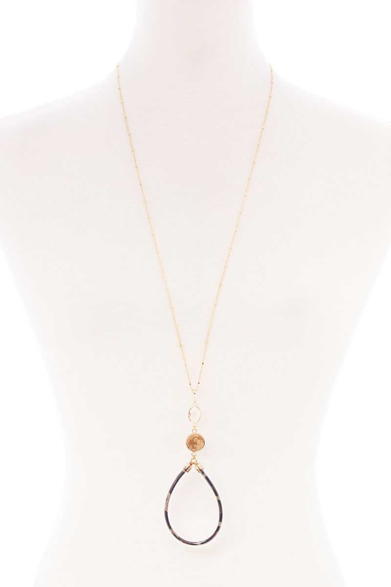 Collier long avec pendentif en forme de larme