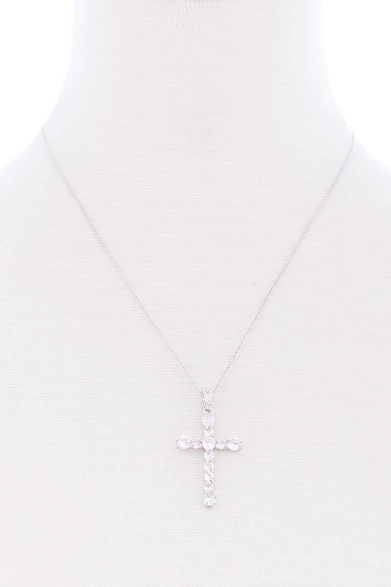 Collier pendentif croix en pierre