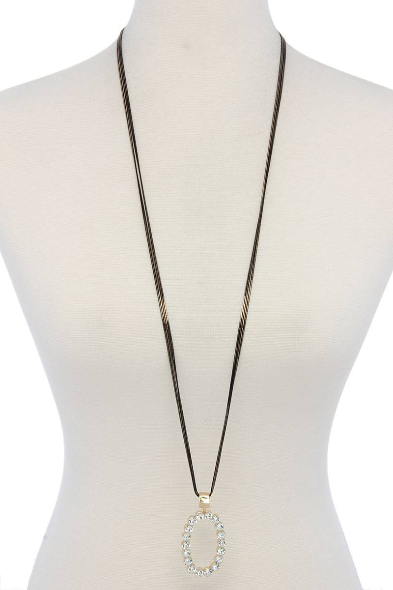 Collier pendentif de forme ovale en strass