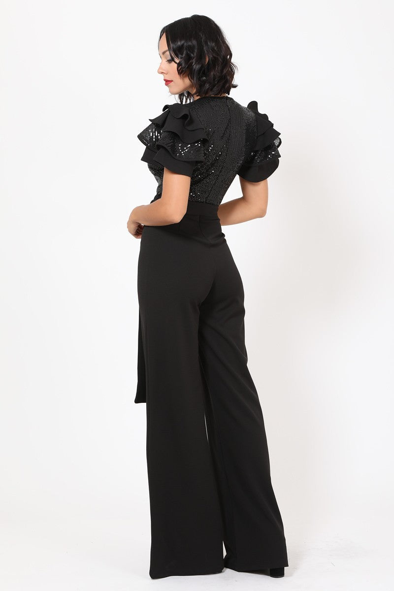 Combinaison à épaules volantées et sequins superposés