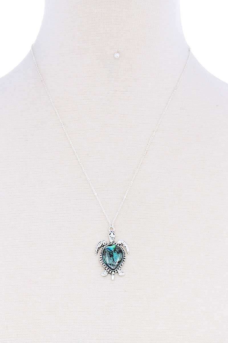 Ensemble collier et boucles d'oreilles à breloque tortue à la mode