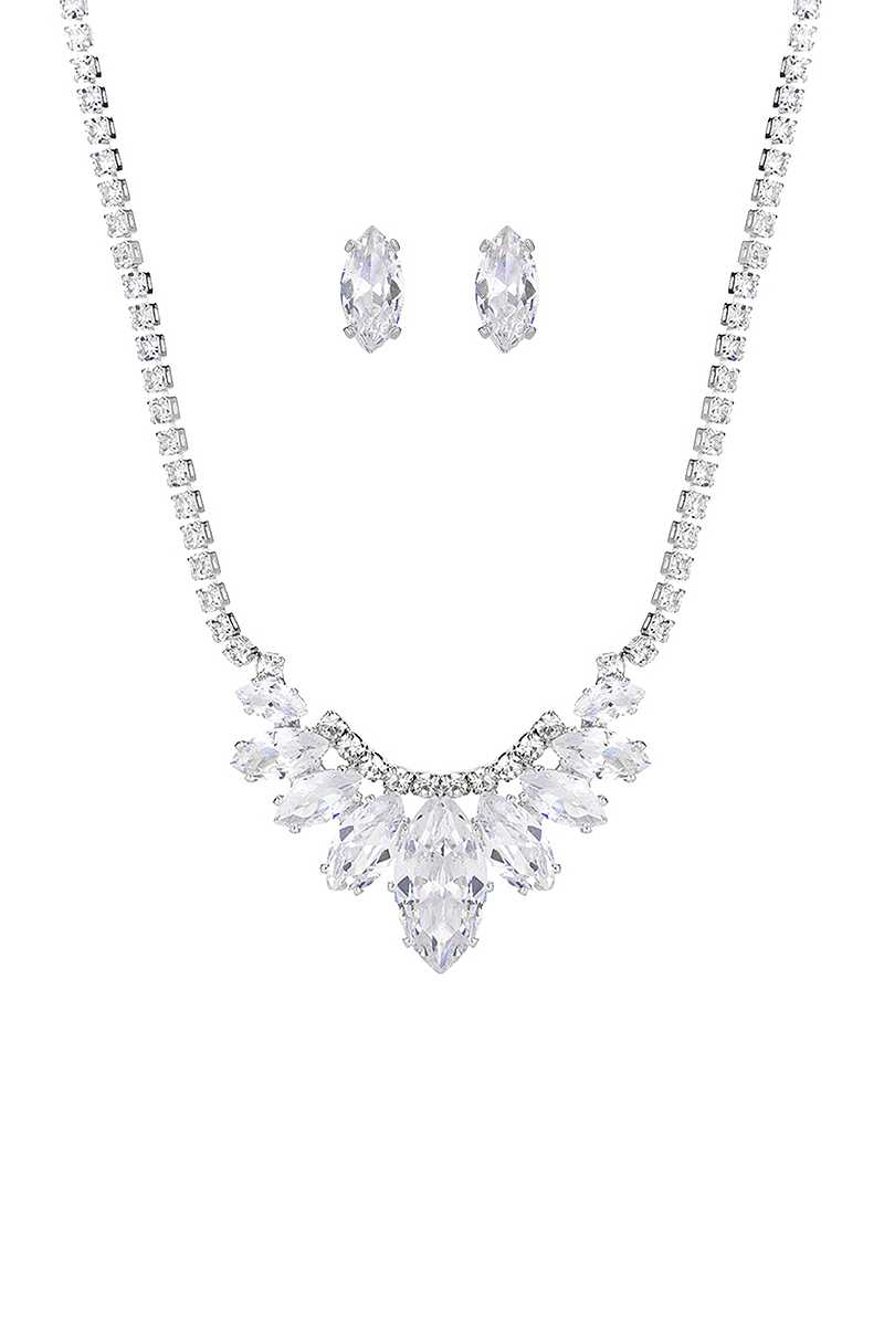 Ensemble collier et boucles d'oreilles élégants en strass et cristal