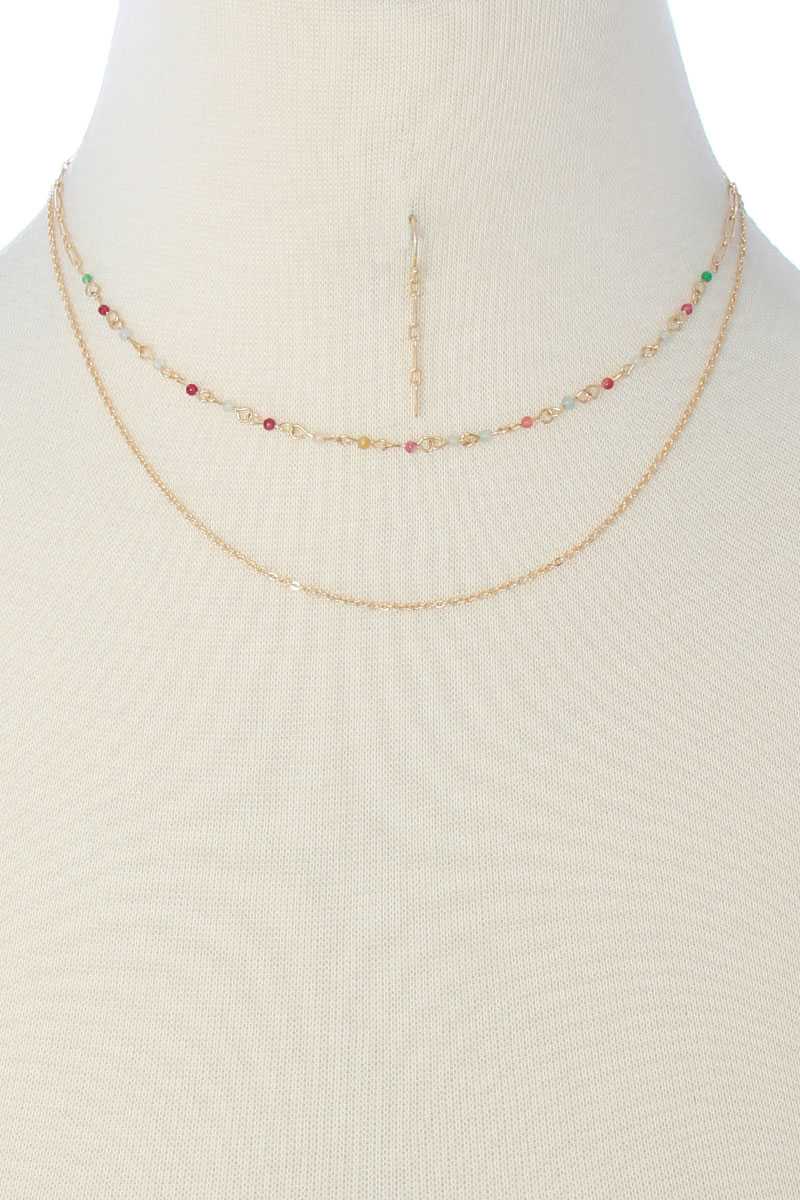 Ensemble de boucles d'oreilles et collier de perles de verre à chaîne en métal à 2 couches