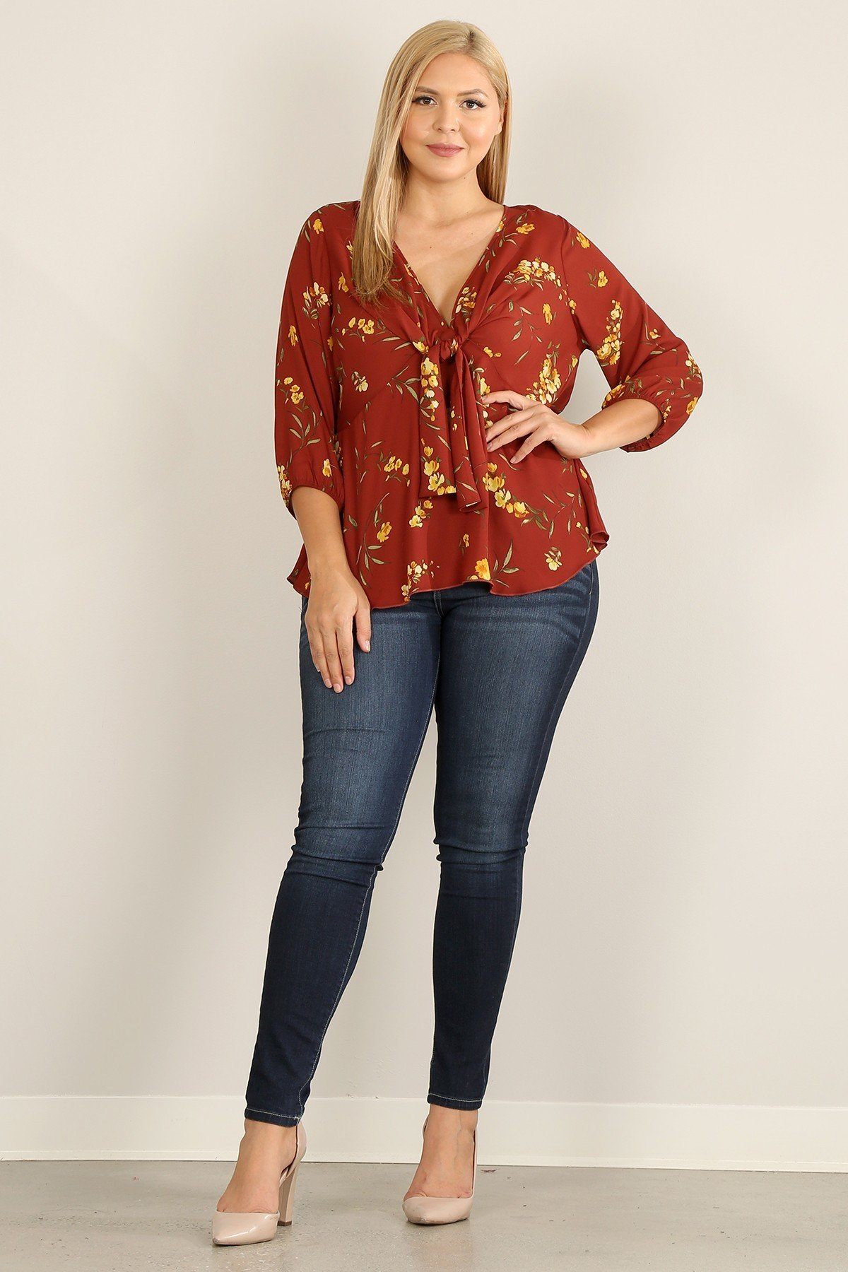Haut à manches 3/4 à imprimé floral de grande taille avec encolure en V et coupe décontractée