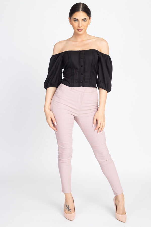 Haut court à épaules dénudées et bordure en dentelle – Image 5