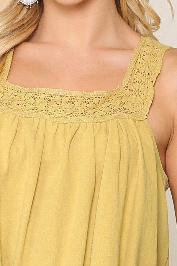 Haut sans manches à bordure en crochet et col carré