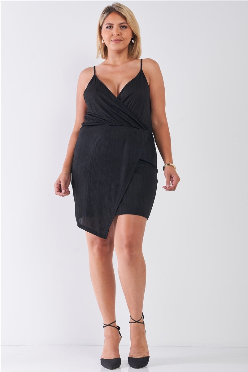 Mini-robe caraco noire à encolure surplis grande taille