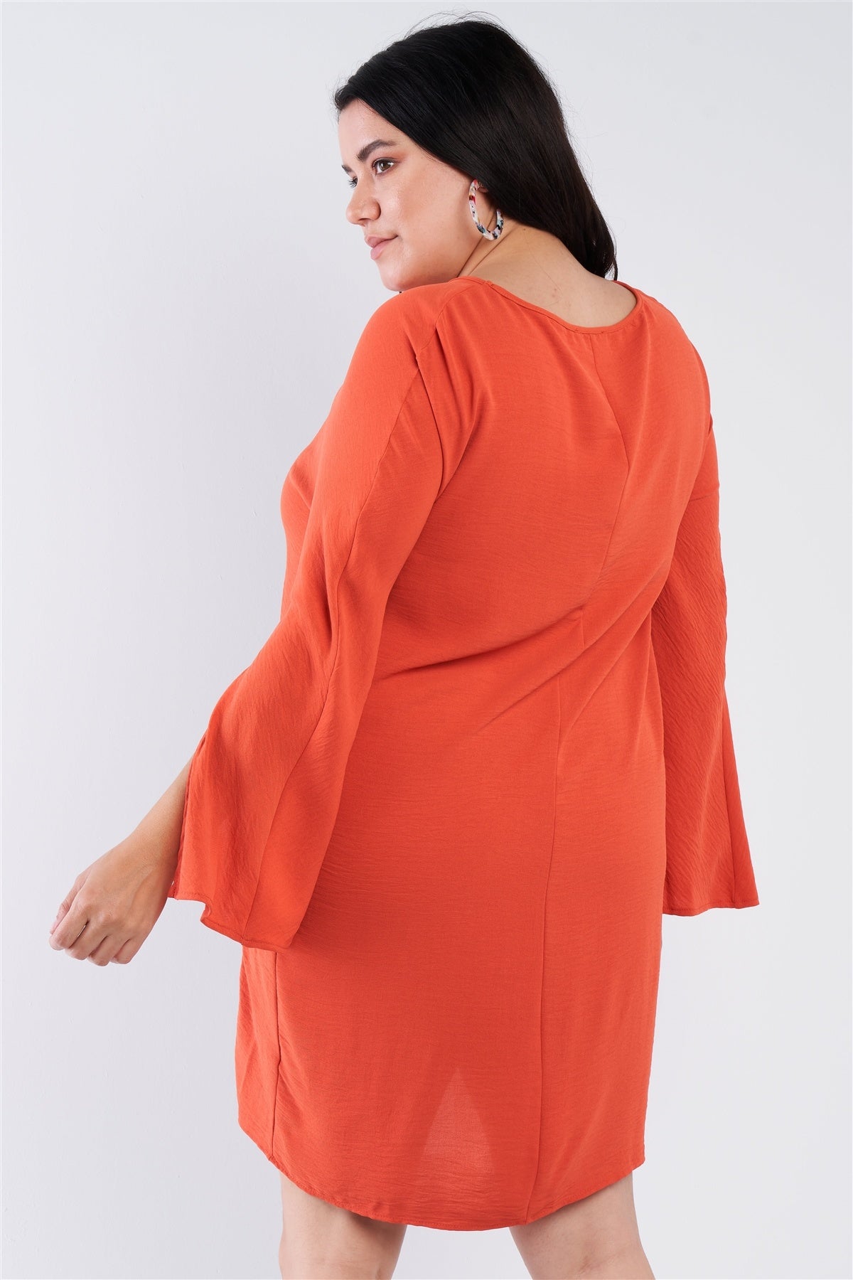 Mini-robe rétro chic à manches fendues de grande taille