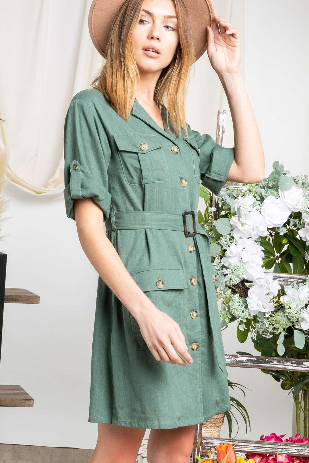Robe à épaules tombantes avec ceinture à nouer