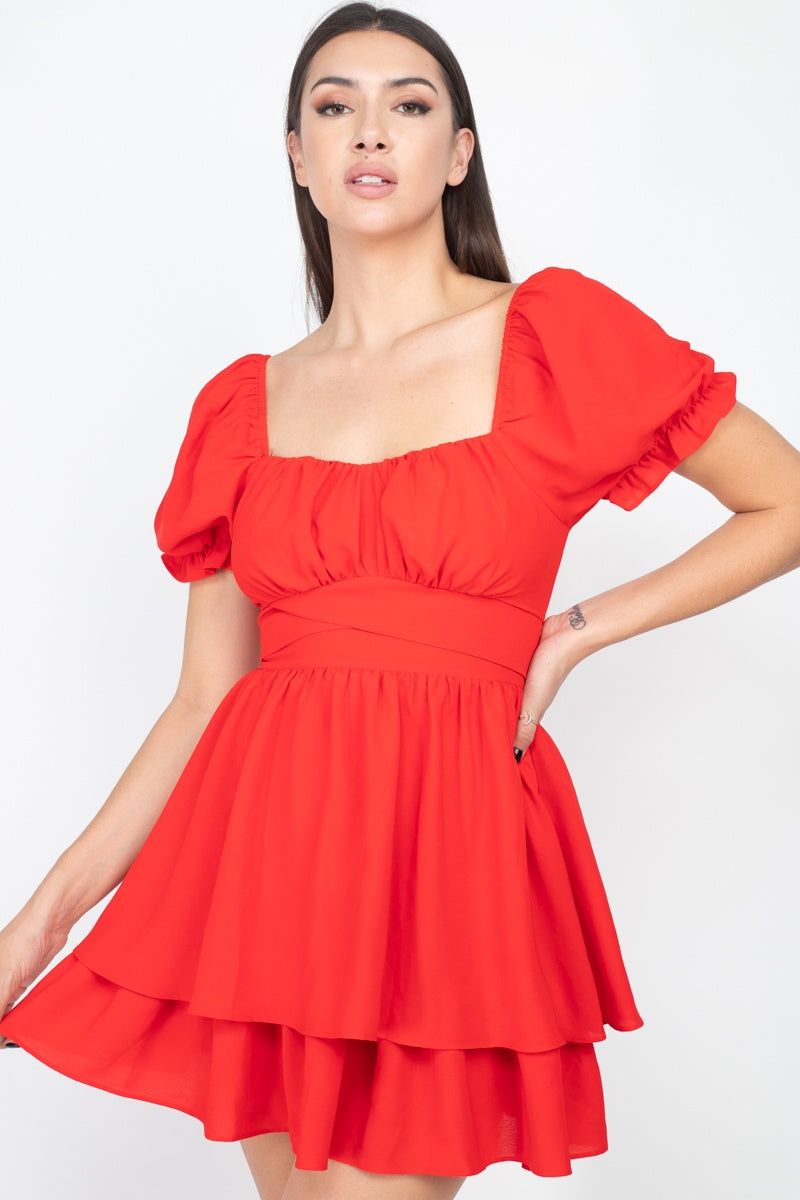 Robe à volants et manches bouffantes