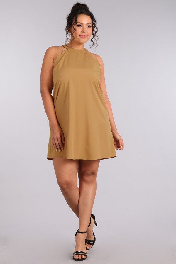 Robe courte unie sans manches