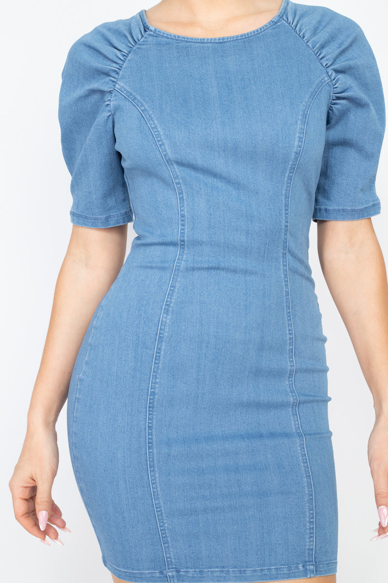 Robe en jean cousue à manches bouffantes