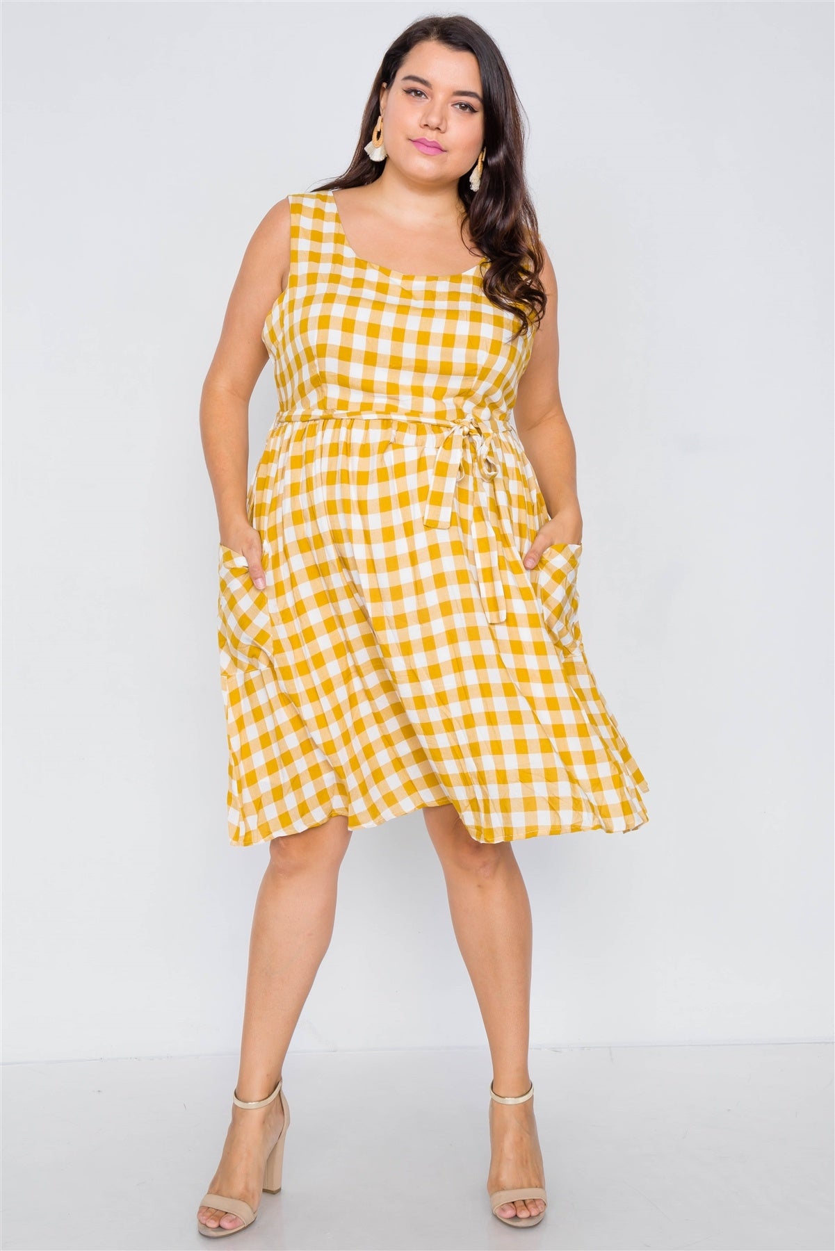 Robe midi à carreaux vichy avec poches latérales et encolure dégagée de grande taille