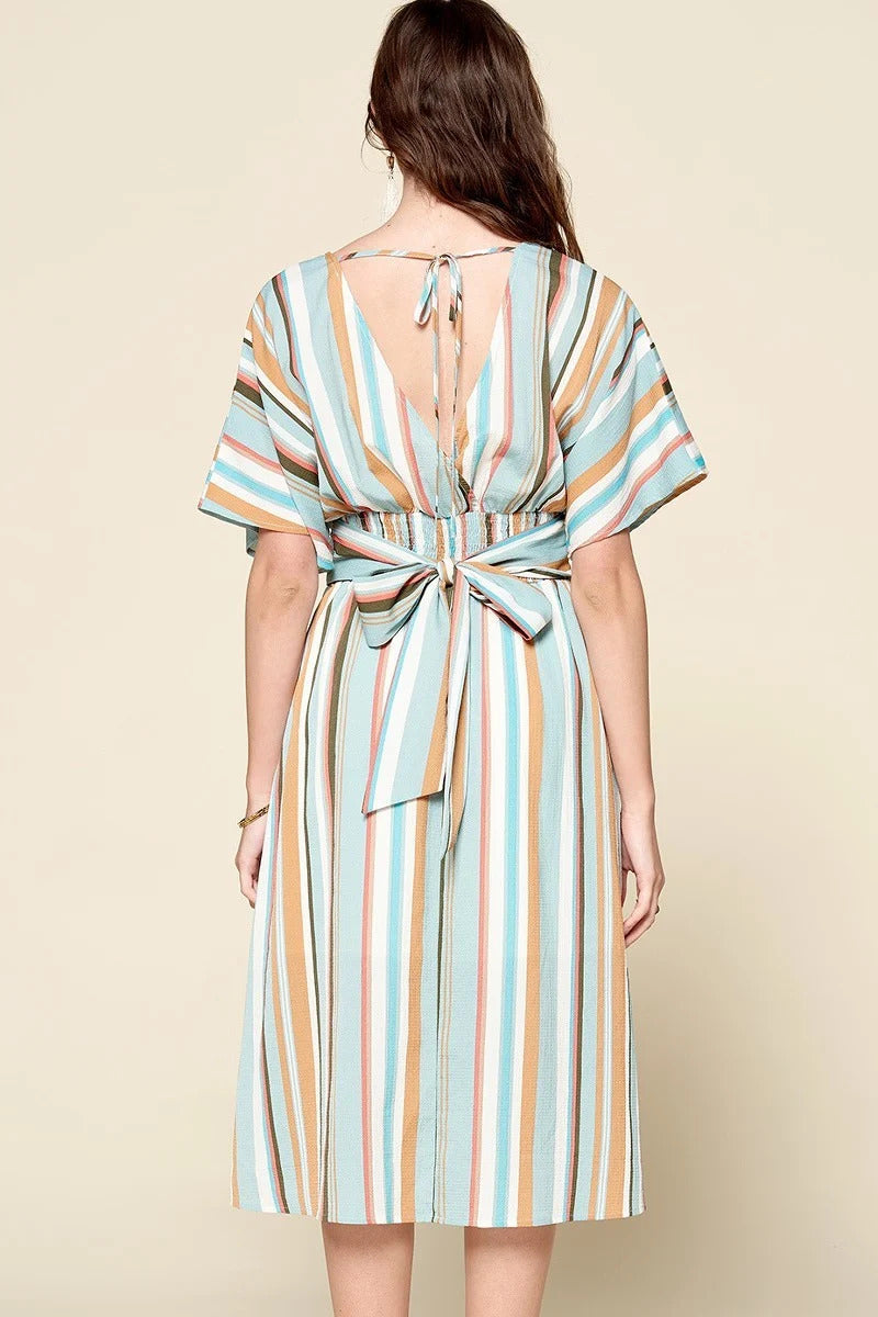 Robe midi boutonnée tissée à rayures multicolores