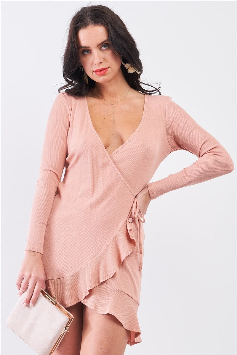 Robe portefeuille asymétrique à ourlet évasé et décolleté plongeant profond côtelé beige beige