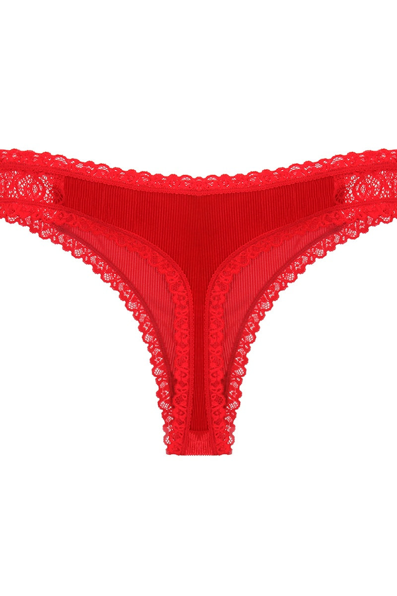 String en velours et dentelle