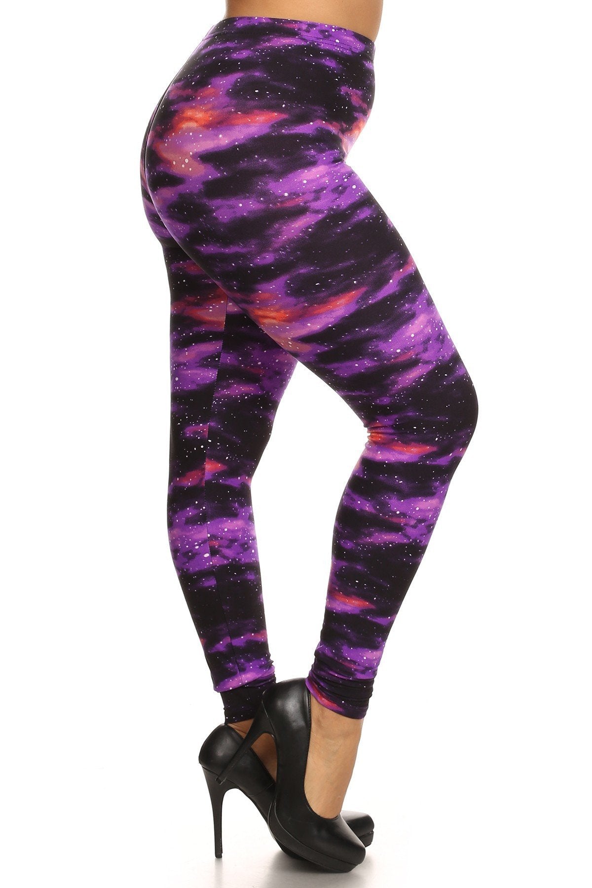 Tissu peau de pêche super doux grande taille, legging en tricot imprimé graphique galaxie avec détail de taille élastique. Coupe taille haute