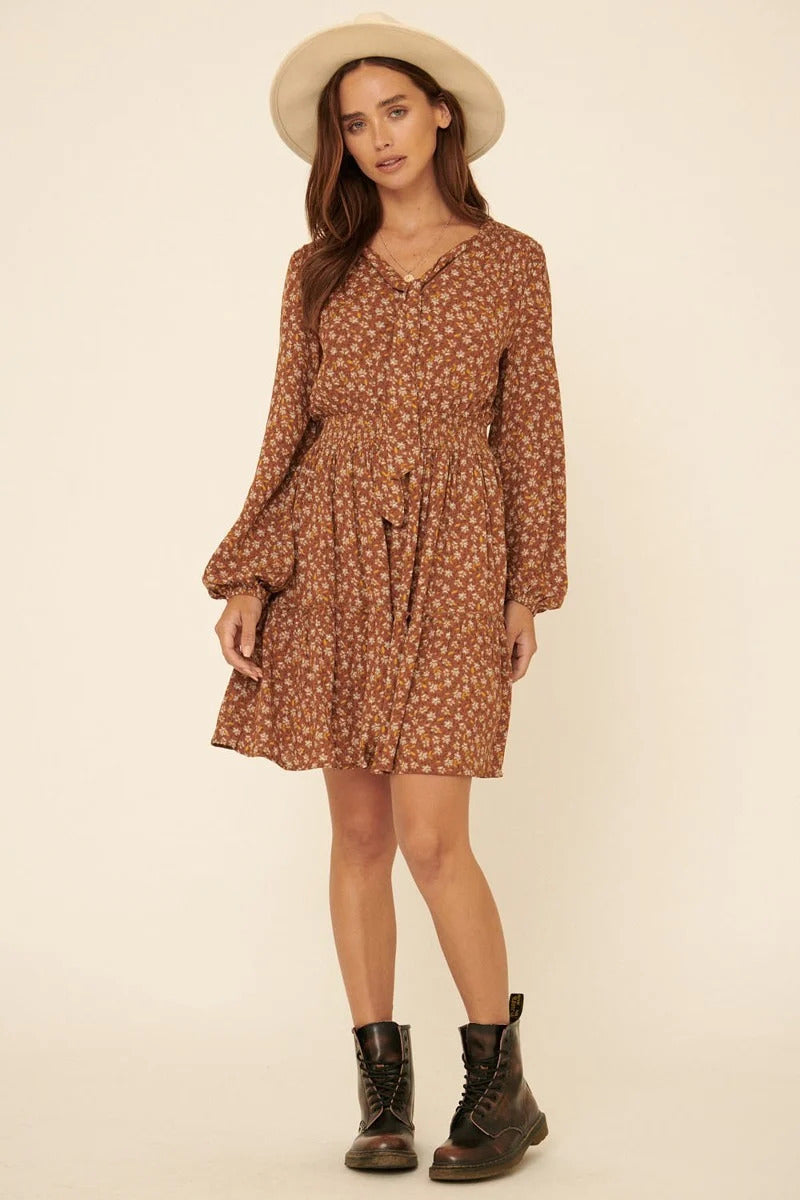Une mini-robe à imprimé floral