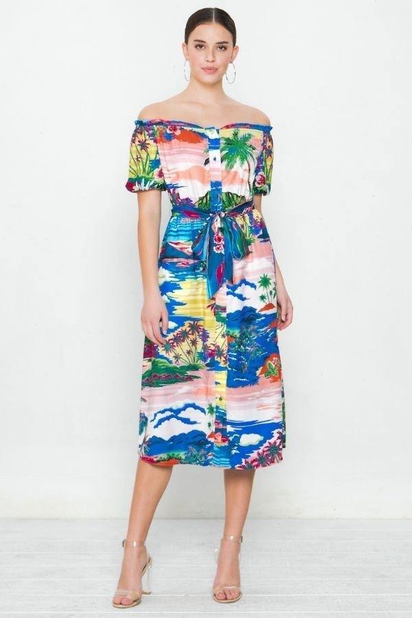 Une robe tissée imprimée