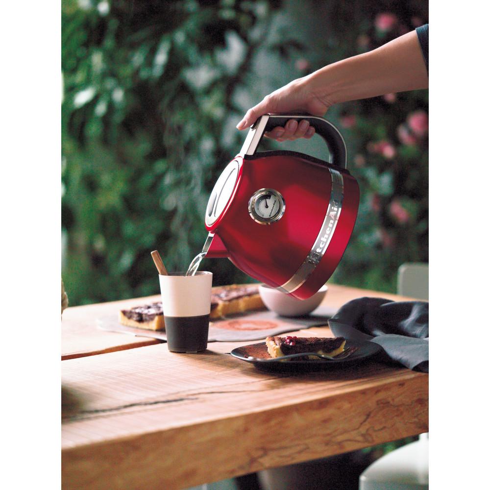 Bouilloire electrique kitchenaid 5kek1522eca. Achetez malin sur DIAYTAR CÔTE D'IVOIRE ! Notre boutique en ligne généraliste propose une large gamme de produits discount allant des articles pour la maison, à la mode en passant par l'électroménager et l'informatique. Profitez de nos offres imbattables et faites des économies dès aujourd'hui !
