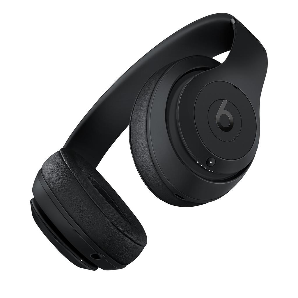 Casque reducteur de bruit sans fil avec micro beats by dr dre beats studio3 noir. DIAYTAR CÔTE D'IVOIRE est votre destination en ligne pour des offres incroyables. Parcourez notre collection variée de produits discount, comprenant des articles pour la maison, l'électroménager, l'informatique, la mode et les gadgets, et découvrez des prix imbattables qui correspondent à toutes les bourses.